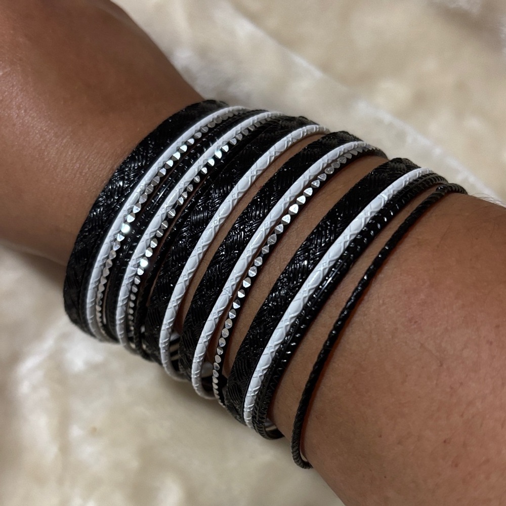 Elegant Black and White Bangle Set